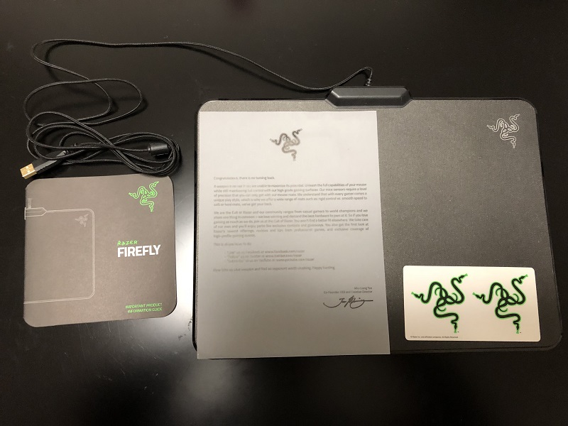 RAZER FIREFLYパッケージ内容