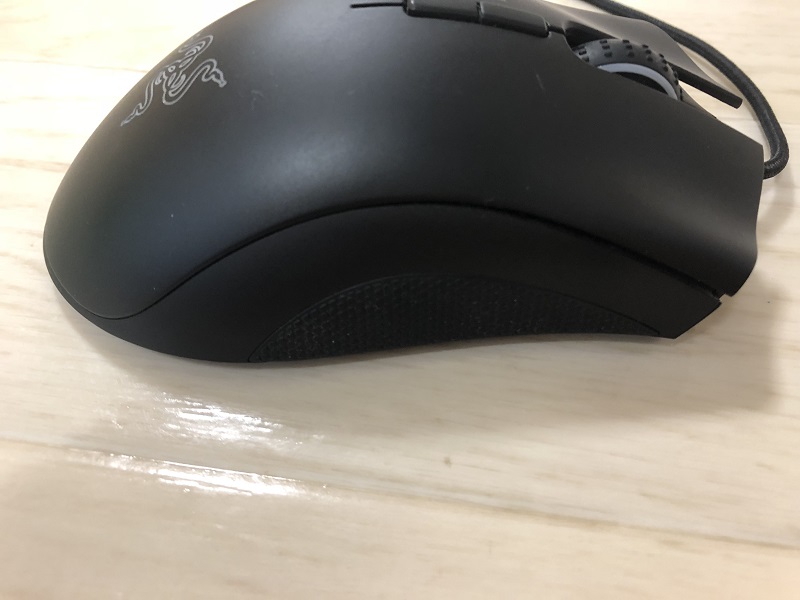 razer-deathadder-elite 右側